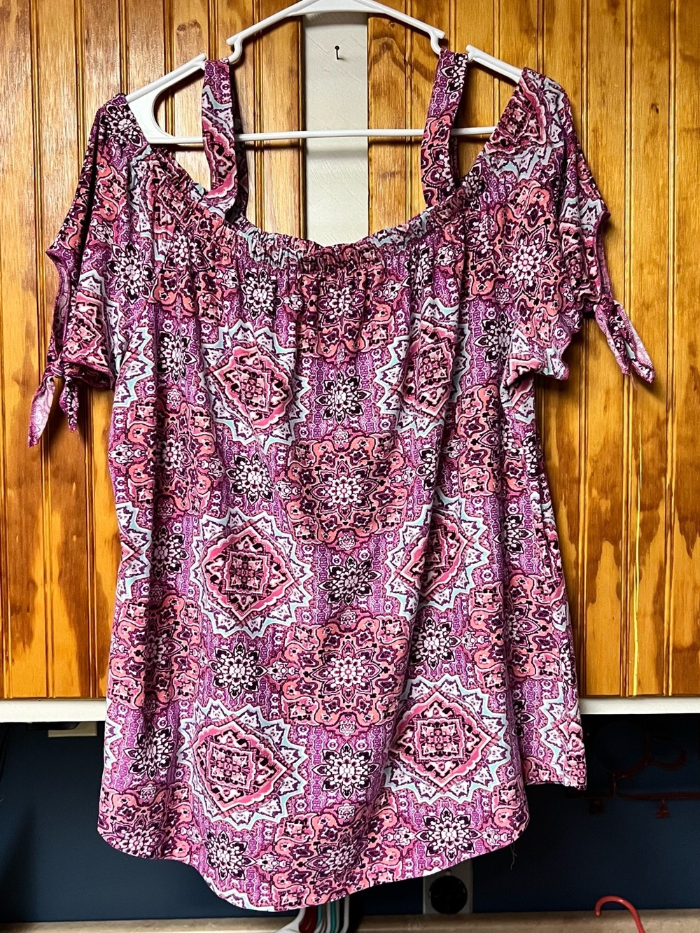 Bobby Brooks Women’s Pink Patterned Off-Shoulder Top size 2X